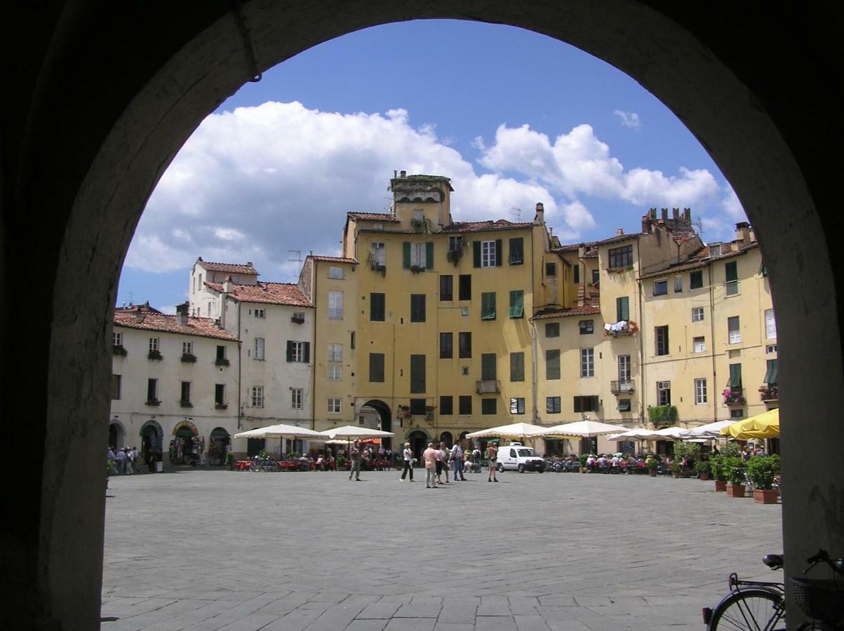 Ferienwohnung Residenza Al Fillungo Lucca Exterior foto